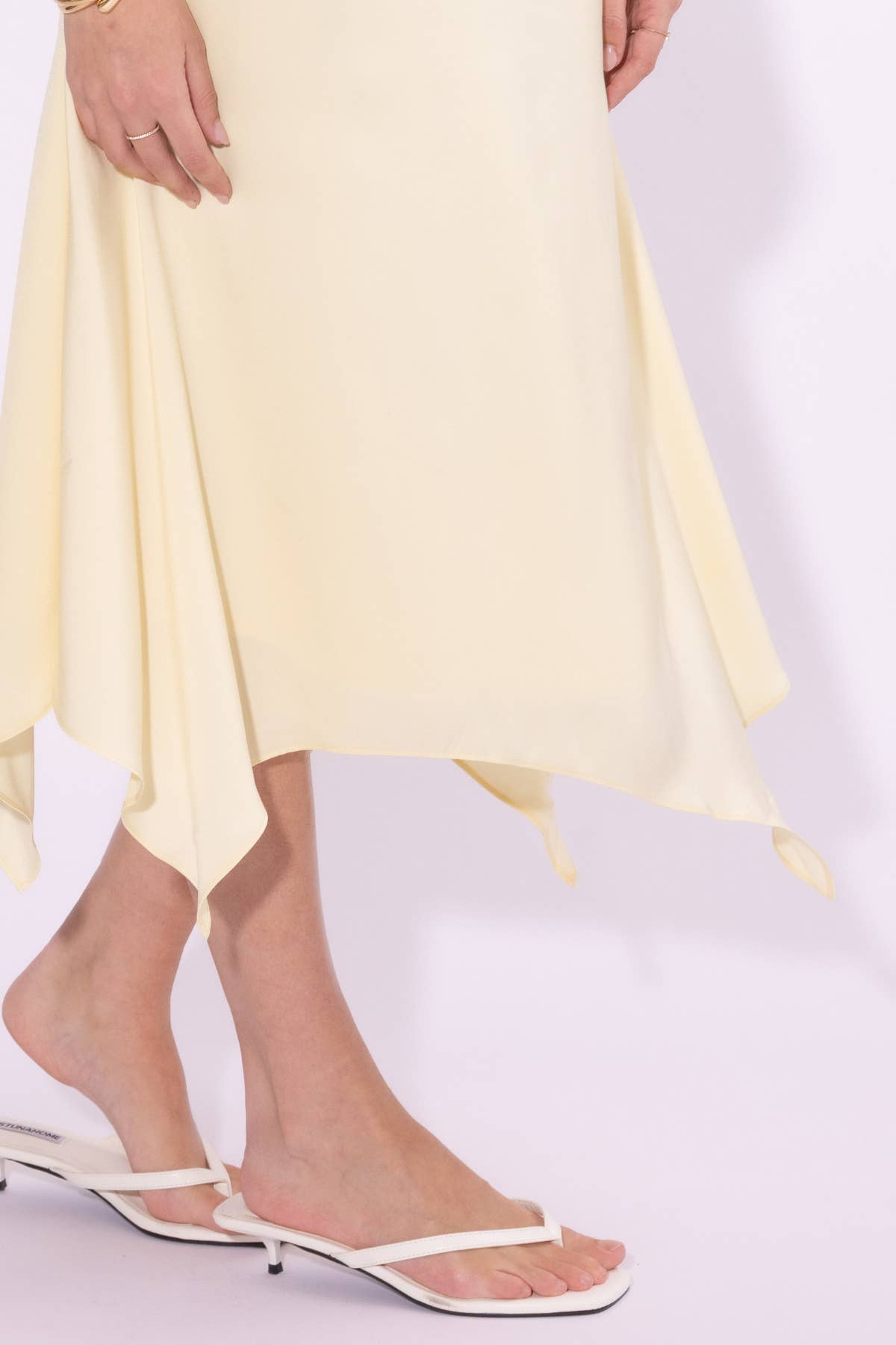 BS517C - HANKY HEM LACE TRIM DETAIL LOW WAIST MIDI SKIRT